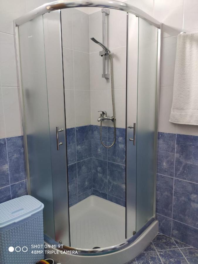 Coastal Retreat - Beach Apartment Влёра Экстерьер фото