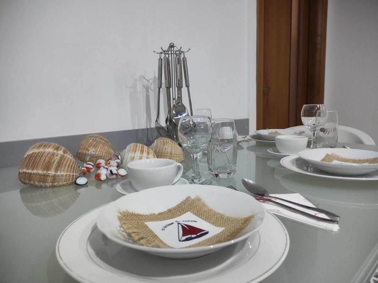 Coastal Retreat - Beach Apartment Влёра Экстерьер фото