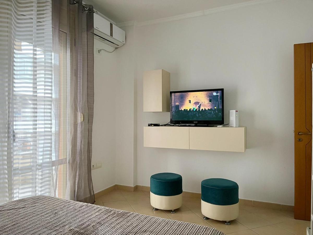 Coastal Retreat - Beach Apartment Влёра Экстерьер фото